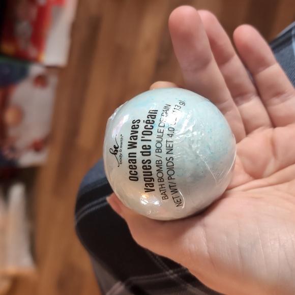 5/20$🍄Body & earth ocean waves bath bomb - Picture 1 of 2